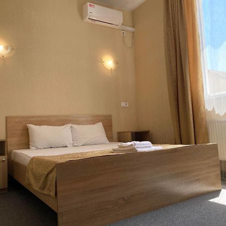 Guest House Sotni Київ Екстер'єр фото